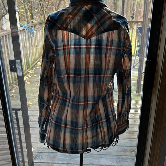 This Roper Vintage Dobby Plaid Western shirt​ - Picture 6 of 8